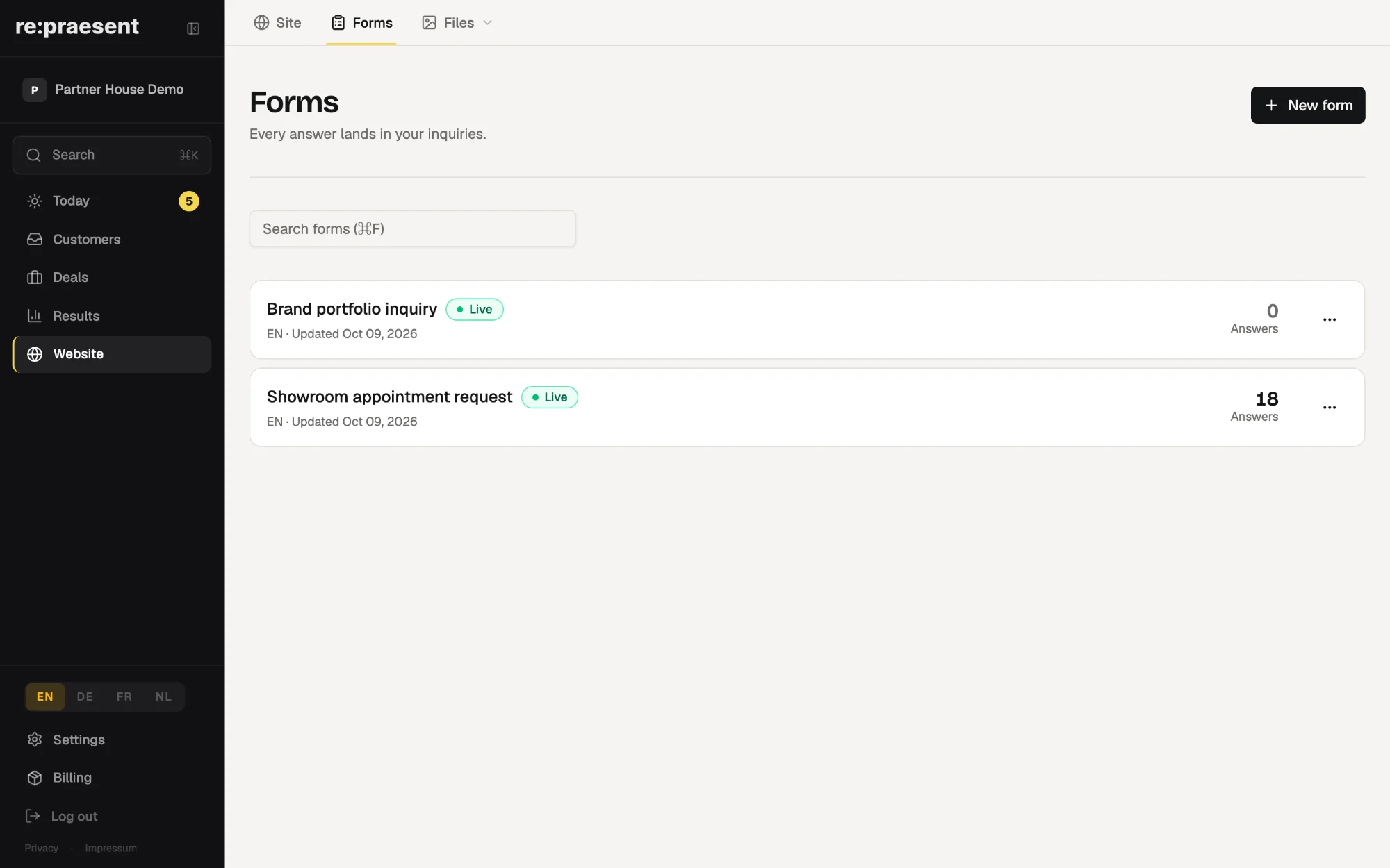 The form builder in re:praesent: steps, fields, an appointment field and a product with payment.